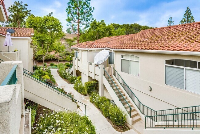 Foto del edificio - Beautiful Aliso Viejo Condo in the Seagate Colony-2/2