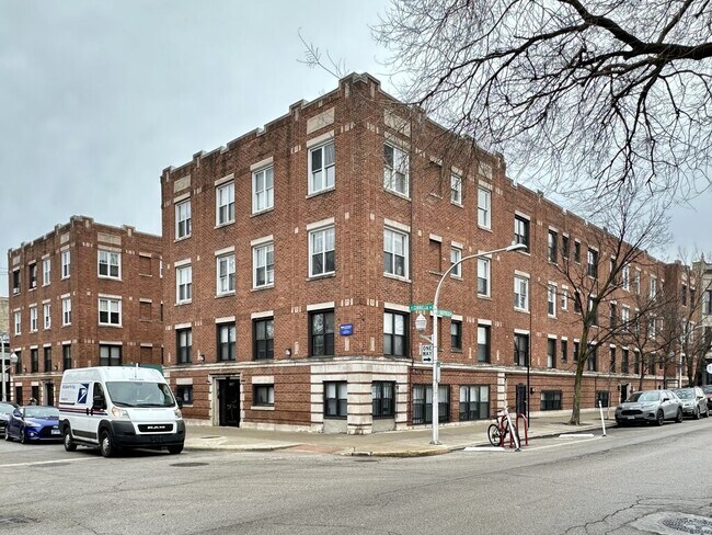 Building Photo - 3501 N Sheffield Ave