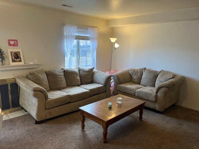 Building Photo - 642 N 200 E