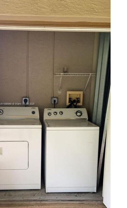 Foto principal - 230 SW 117th Terrace