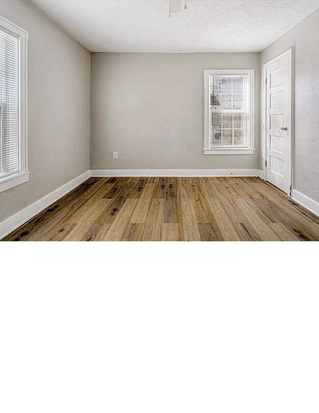 Building Photo - 3084 Pershing Ave