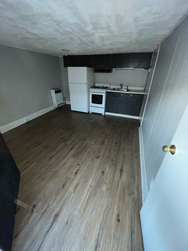 Foto del edificio - 89 N Main St