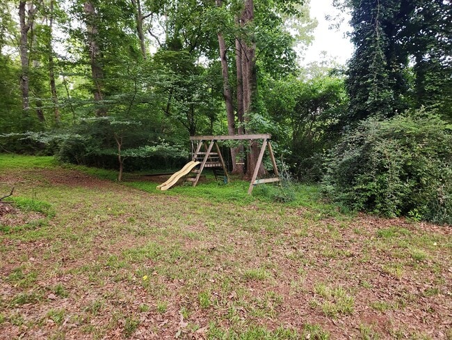 Building Photo - 3 Bedroom 2 Baths in Newnan