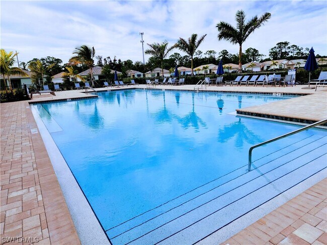 Foto del edificio - 275 Tamarindo Ln