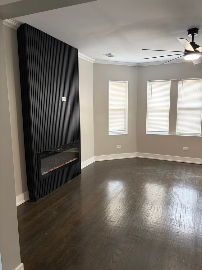 Building Photo - 7639 S Throop St