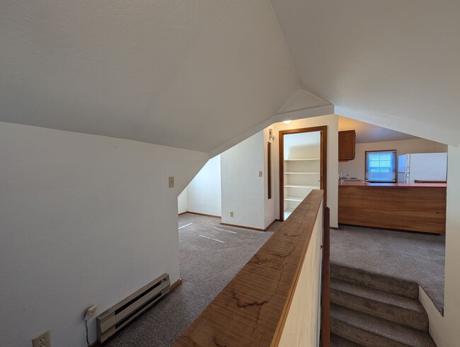 Foto del edificio - Large Studio Apartment in downtown Eugene-...