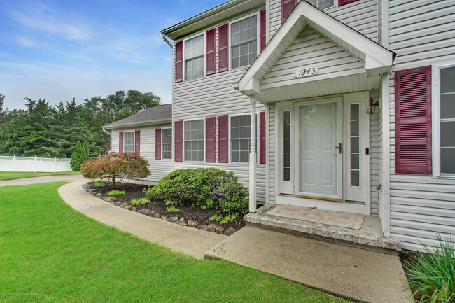 Building Photo - 1243 Eagle Ct