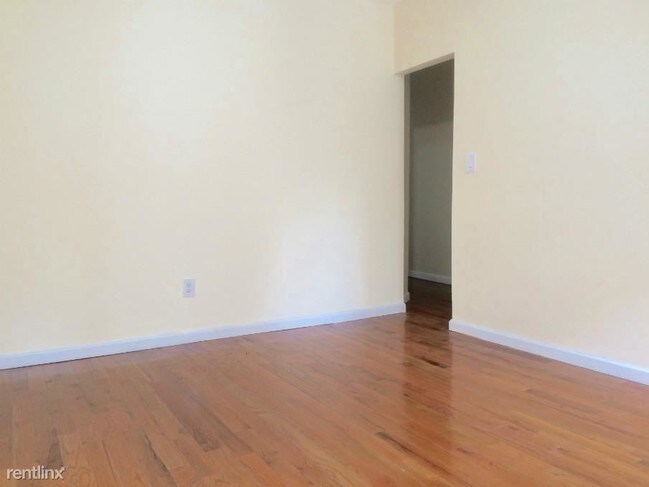 Building Photo - 603 W 179th St