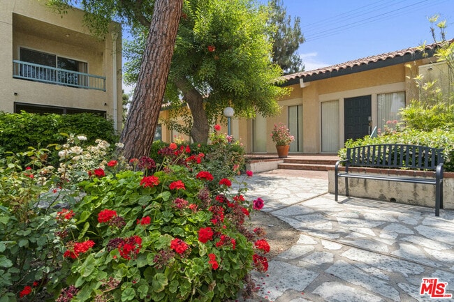 Building Photo - 18307 Burbank Blvd