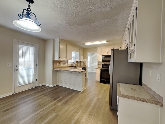 Foto del edificio - 1017 Queensbury Run