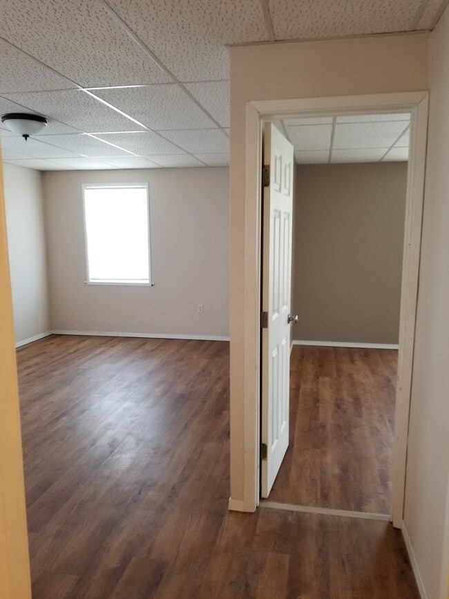 Building Photo - 410 W Webster St