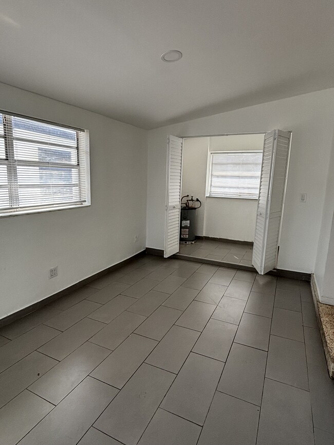 Building Photo - 3311 SW 87th Ct