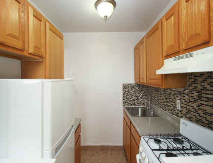 Primary Photo - 81-31 Baxter Ave