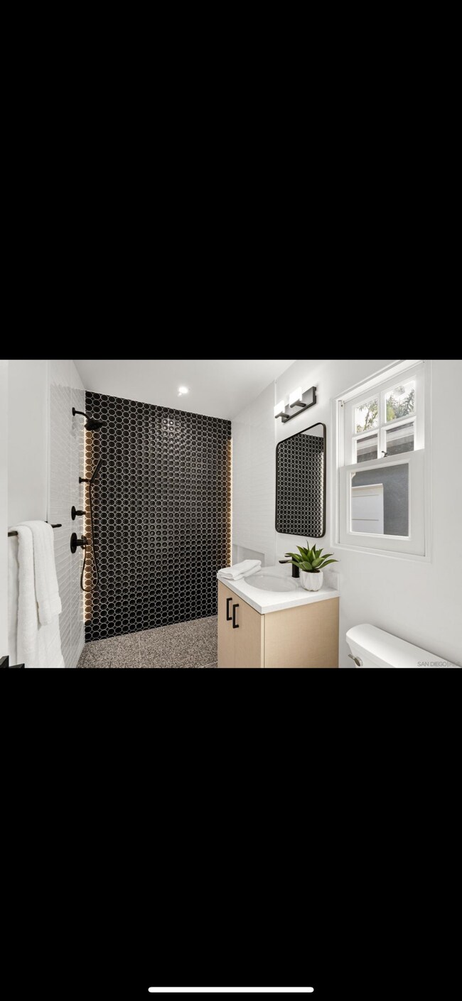 Foto del edificio - 3531 Curtis St