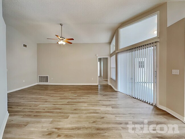 Building Photo - 914 Whisper Lake Dr
