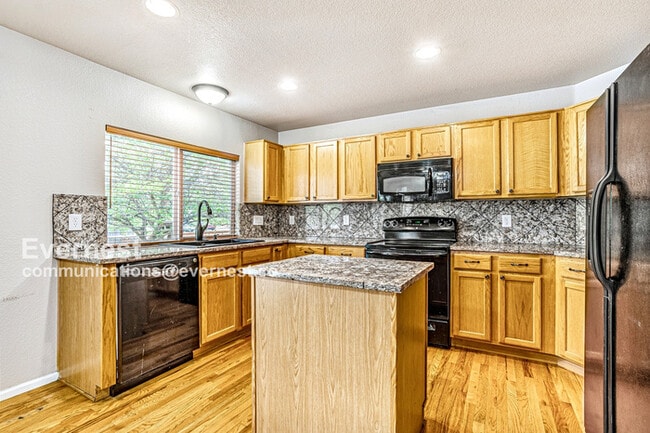 Building Photo - 13087 Race Ct