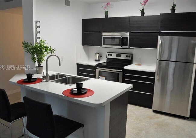 Building Photo - 19801 E Country Club Dr