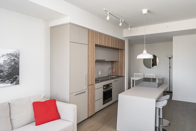 Building Photo - 1188 Rue Saint-Antoine O