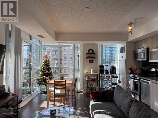 Building Photo - 68 Abell St