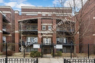 Building Photo - 4218 S King Dr