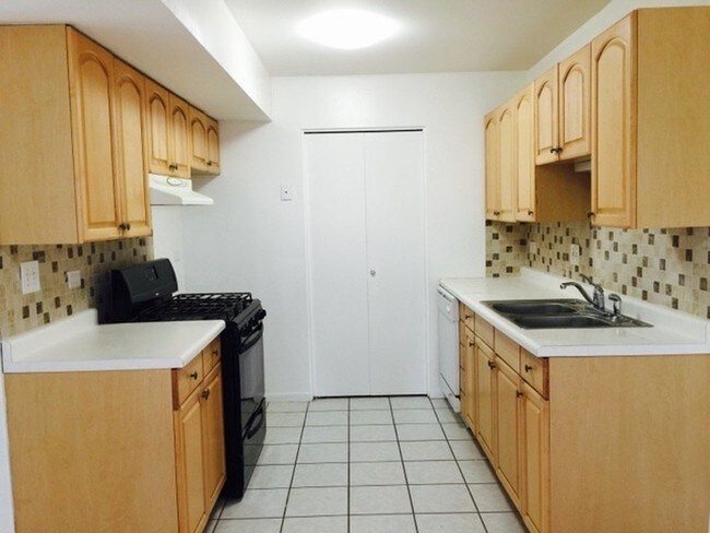 Foto del edificio - 1800 Jamestown Cir