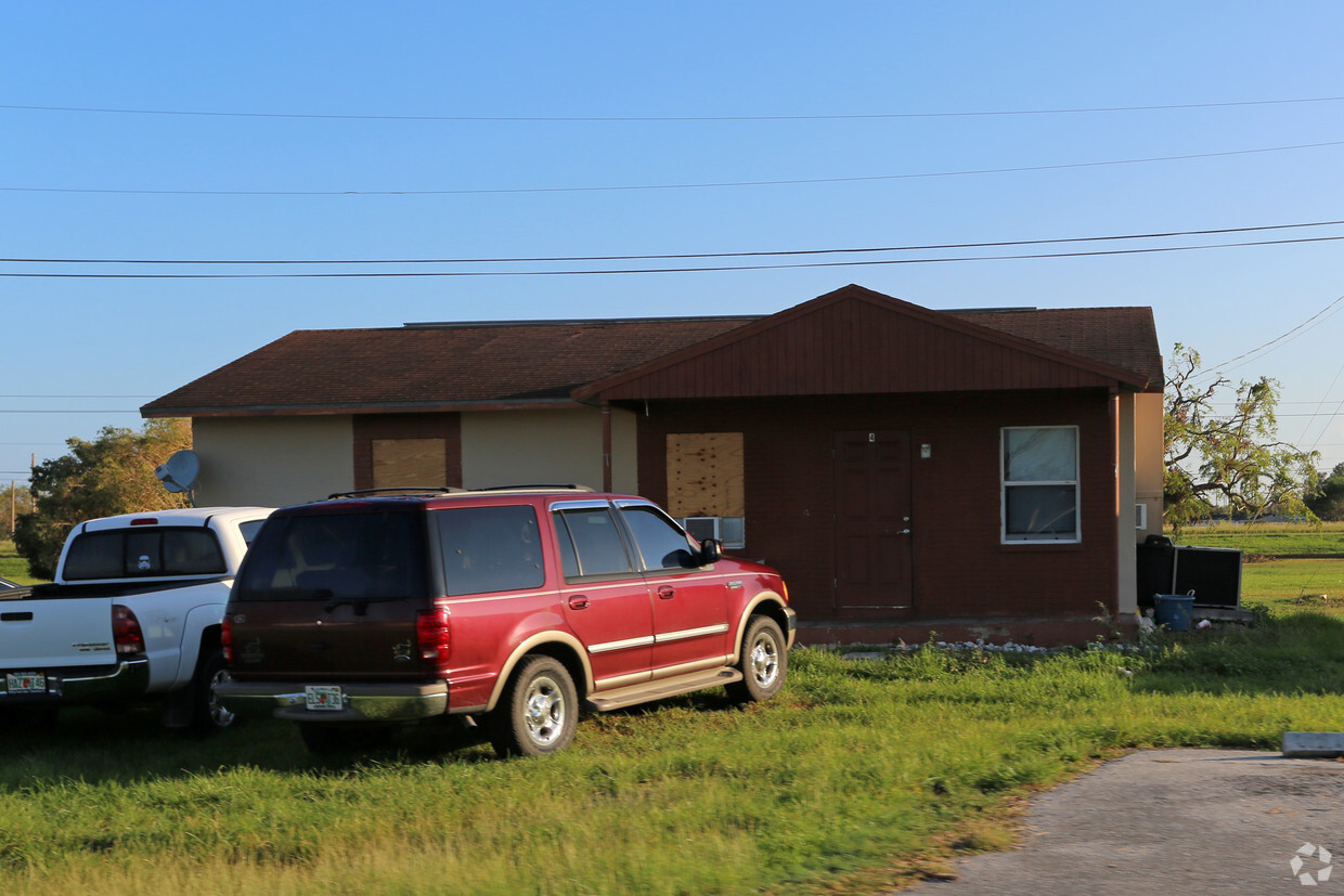 Foto del edificio - Okeechobee Center Housing