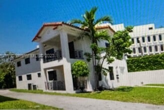 Building Photo - 3220 S Le Jeune Rd