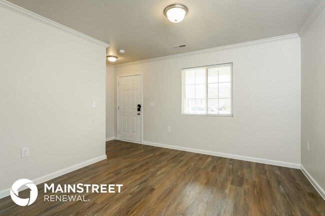 Building Photo - 3915 Bissett Wy