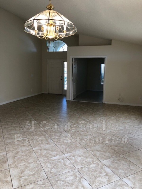 Foto del edificio - 14608 Chloe Ct