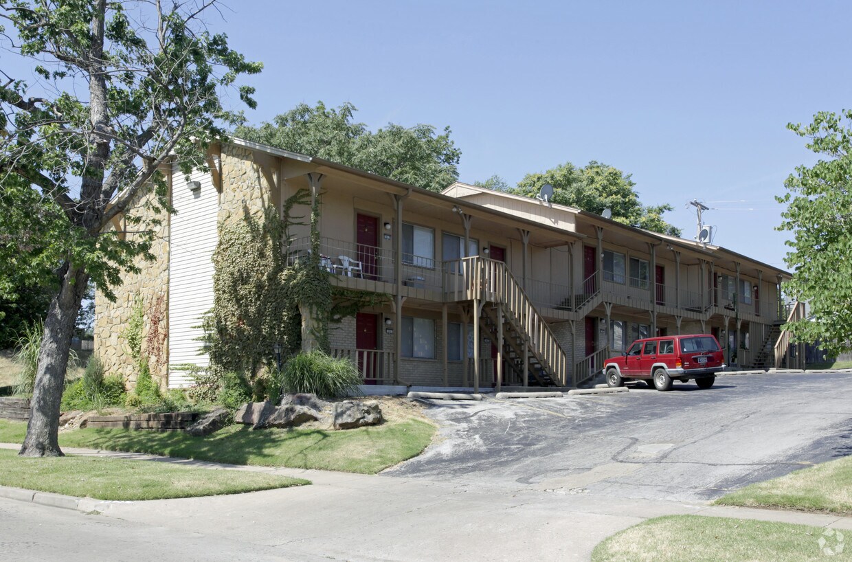 Primary Photo - 1314 S St Louis Ave