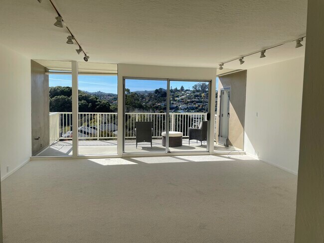 Living Area - 32 Andrew Dr