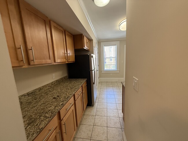 Building Photo - 20 Short St