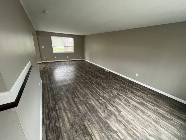 Foto del edificio - 7742 Harshmanville Rd
