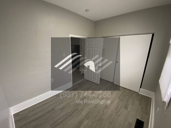 Building Photo - 4702 Bryant Ave