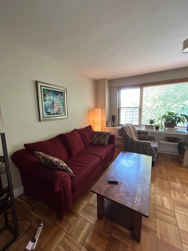 Foto del edificio - 572 Grand St