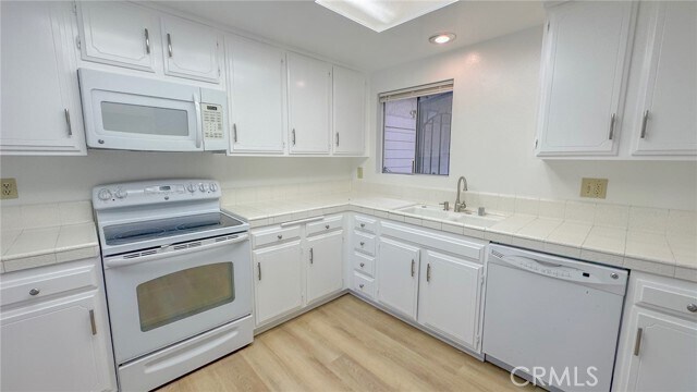 Building Photo - 3247 San Amadeo