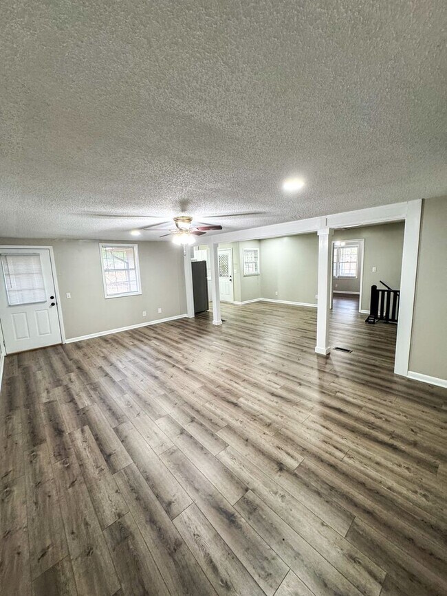 Foto del edificio - 926 Carson Ln SW