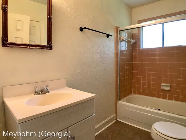 Building Photo - 3 br, 1.5 bath House - 105 Concord Street