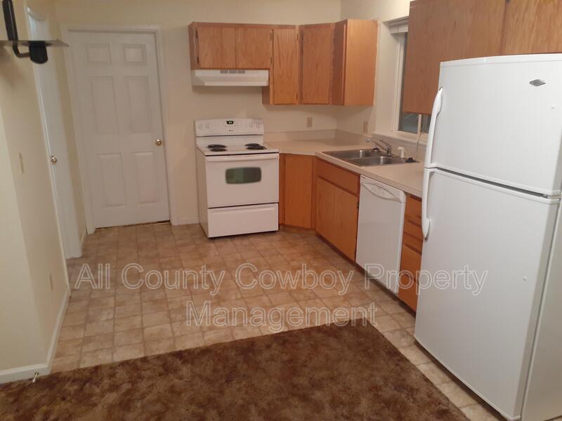 Primary Photo - 509 E Curtis St