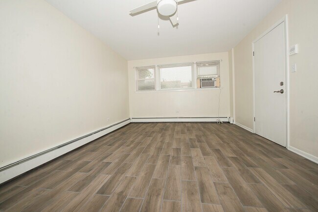Foto del edificio - 2402 N 76th Ct