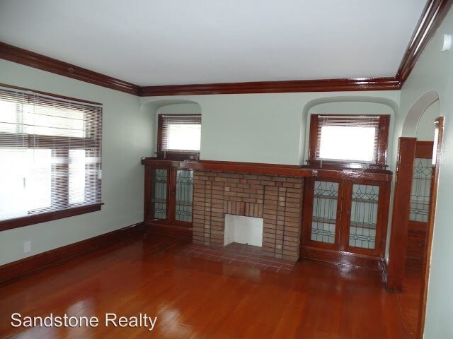 Building Photo - 2130-2132 Waterbury Rd