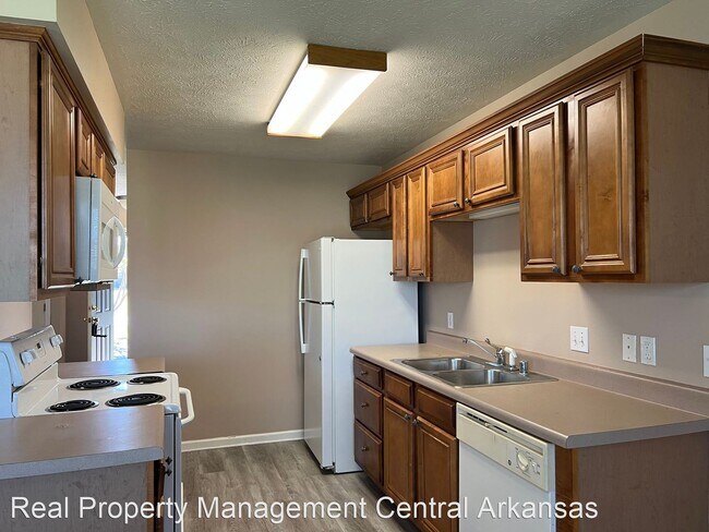 Building Photo - 3 br, 2 bath House - 1420 Ola St.