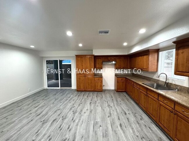 Building Photo - 12705 Waldorf Dr