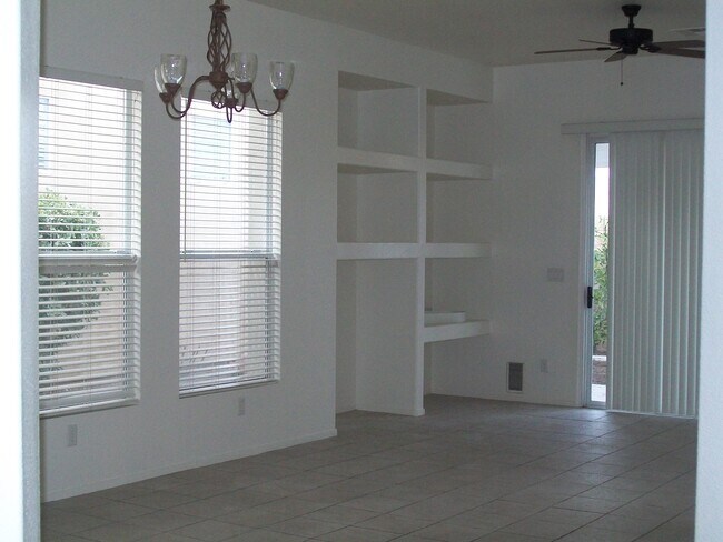 Building Photo - 112 Woolman Rink Ave