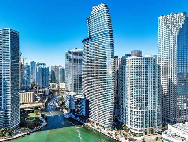 Foto del edificio - 300 Biscayne Blvd