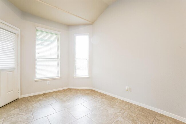 Foto del edificio - 22559 Stillwater Valley Ln