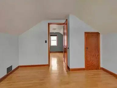 Foto del edificio - 1433 Soo Marie Ave