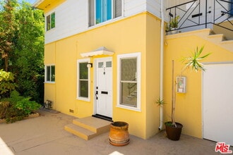 Building Photo - 601 9th St