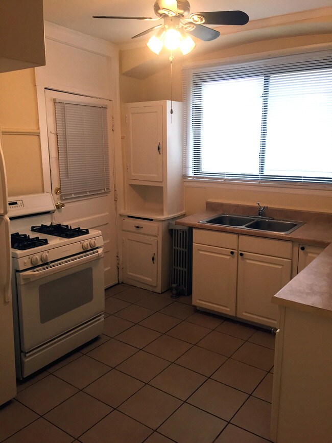 Foto del edificio - 5653 N Spaulding Ave