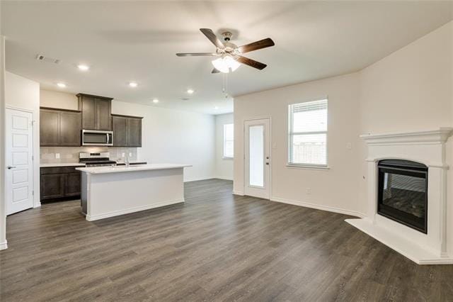 Building Photo - 6400 Tudor Pl